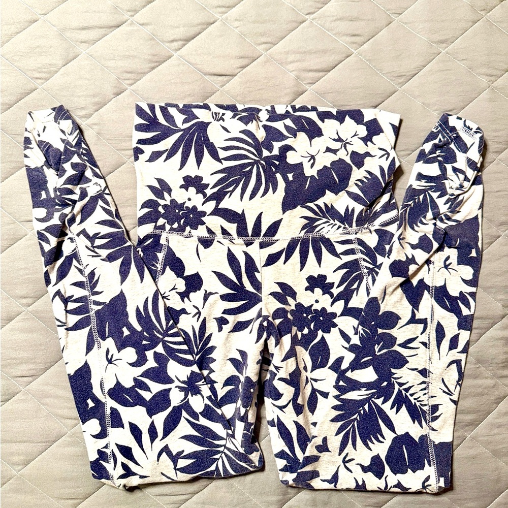 Aerie Hawaiian Patterned Grey & Navy  Cotton Leggings